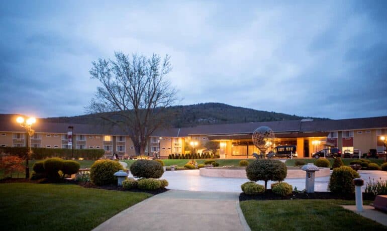 Destinations 613 Passover Program 2025 in Ellenville, New York