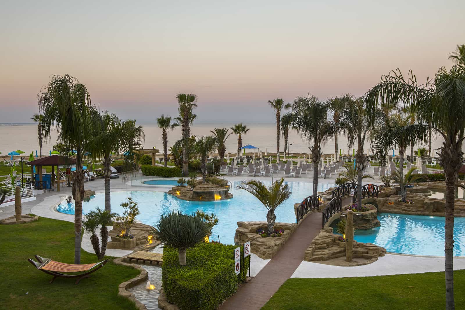 Passover Programs – Pesach Programs MAIN POOL AND BEACH