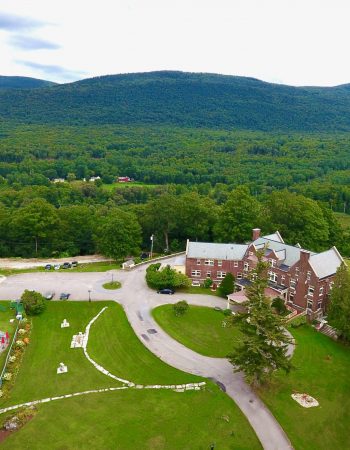 The Wilburton Resort Kosher Passover Vacation Rental Homes in Manchester, Vermont